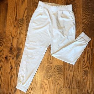 Athleta joggers in dove gray women’s size 6